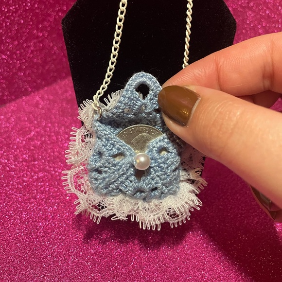 🌨️The Queen Frostine “Just in Case” Necklace🌨️ - Picture 2 of 9